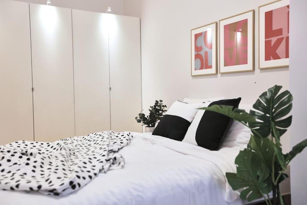 Unwind In Style W Sauna Dsgn 2Br Home Βουδαπέστη Εξωτερικό φωτογραφία