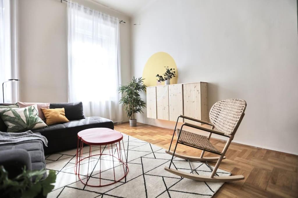 Unwind In Style W Sauna Dsgn 2Br Home Βουδαπέστη Εξωτερικό φωτογραφία